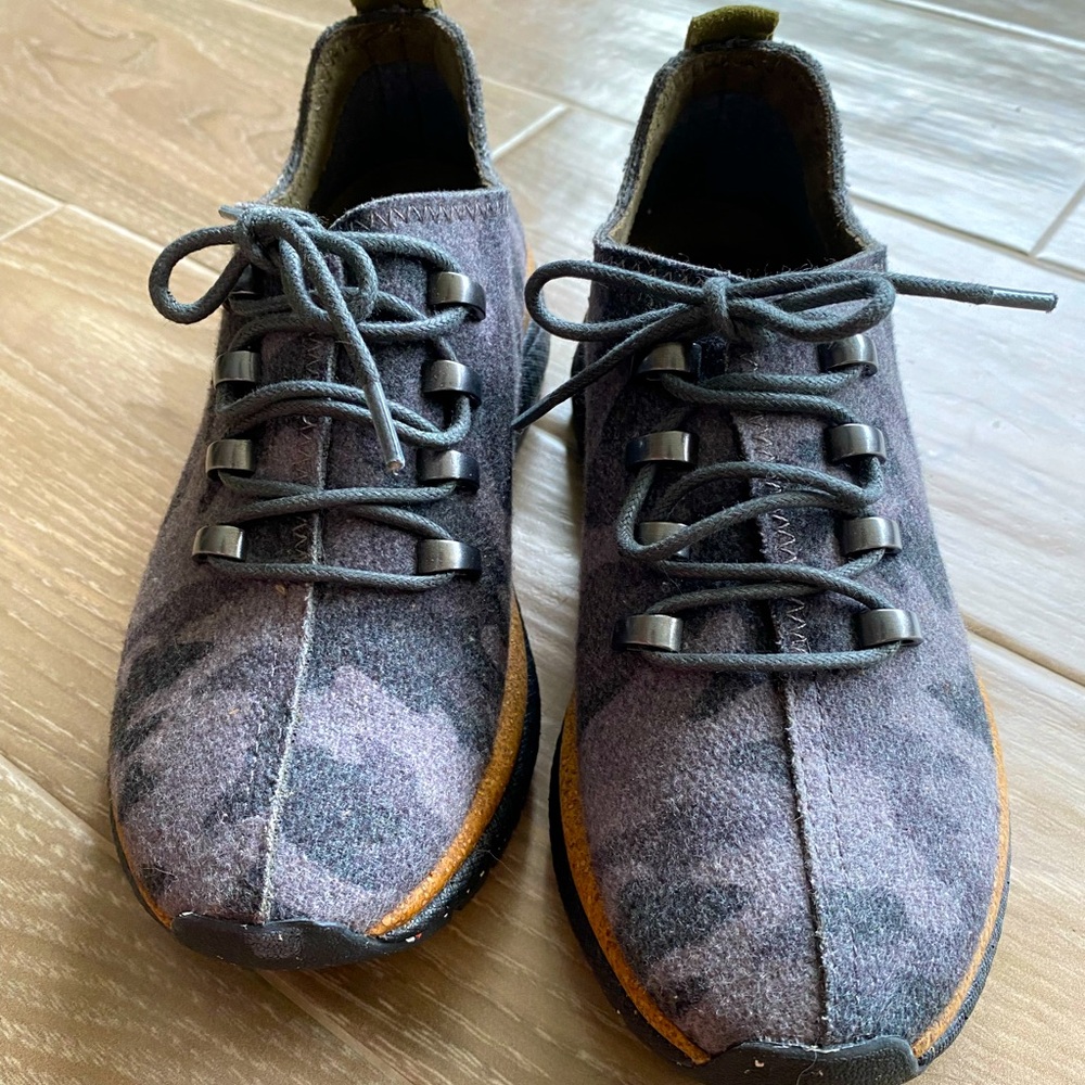 NWOT OTBT Wool Camo Sneakers